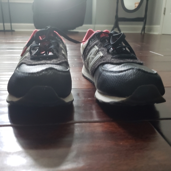 Black Red & White Nike New Balance - Picture 2 of 6